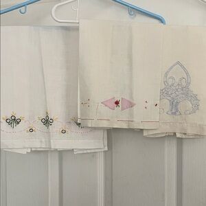 VTG Embroidered and Appliqué Vintage Hand Towels
